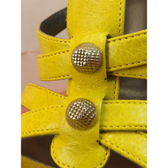 NIB BALENCIAGA ARENA MUSTARD YELLOW LEATHER WEDGE STUDDED SANDALS 40 $745 - Picture 3 of 12